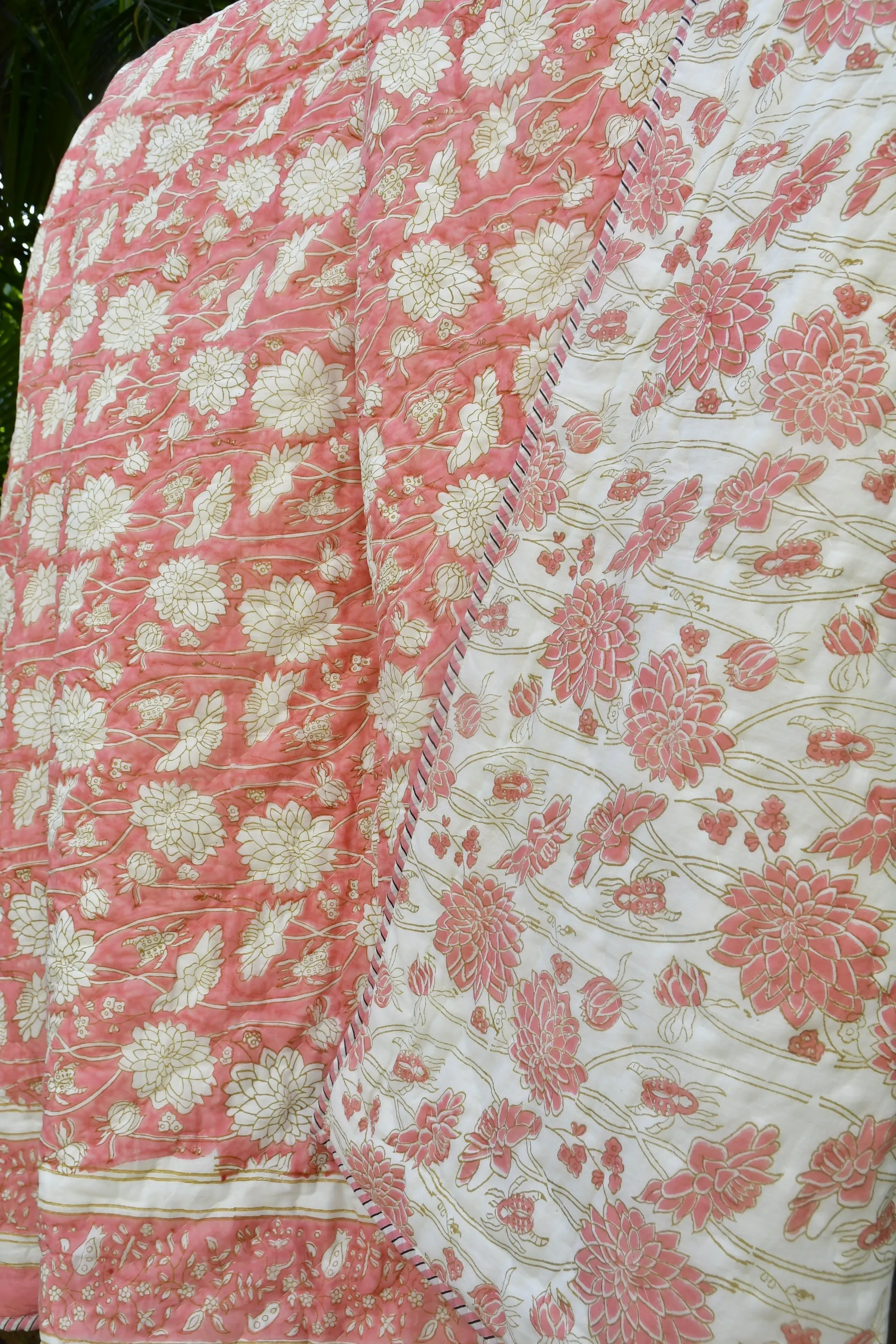 Pink Floral Quilt, Reversible Comfort : Jaipur Elegance
