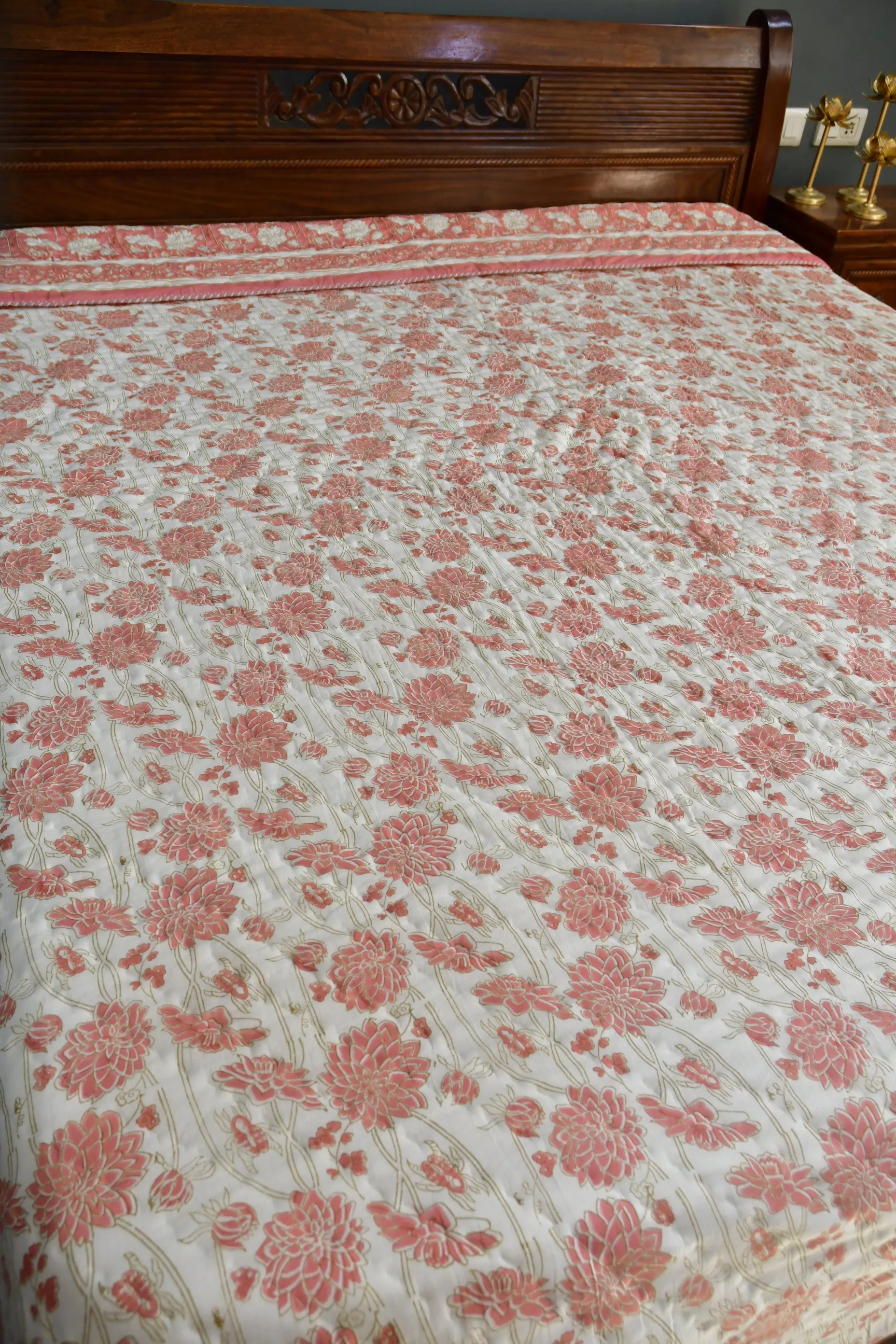 Pink Floral Quilt, Reversible Comfort : Jaipur Elegance